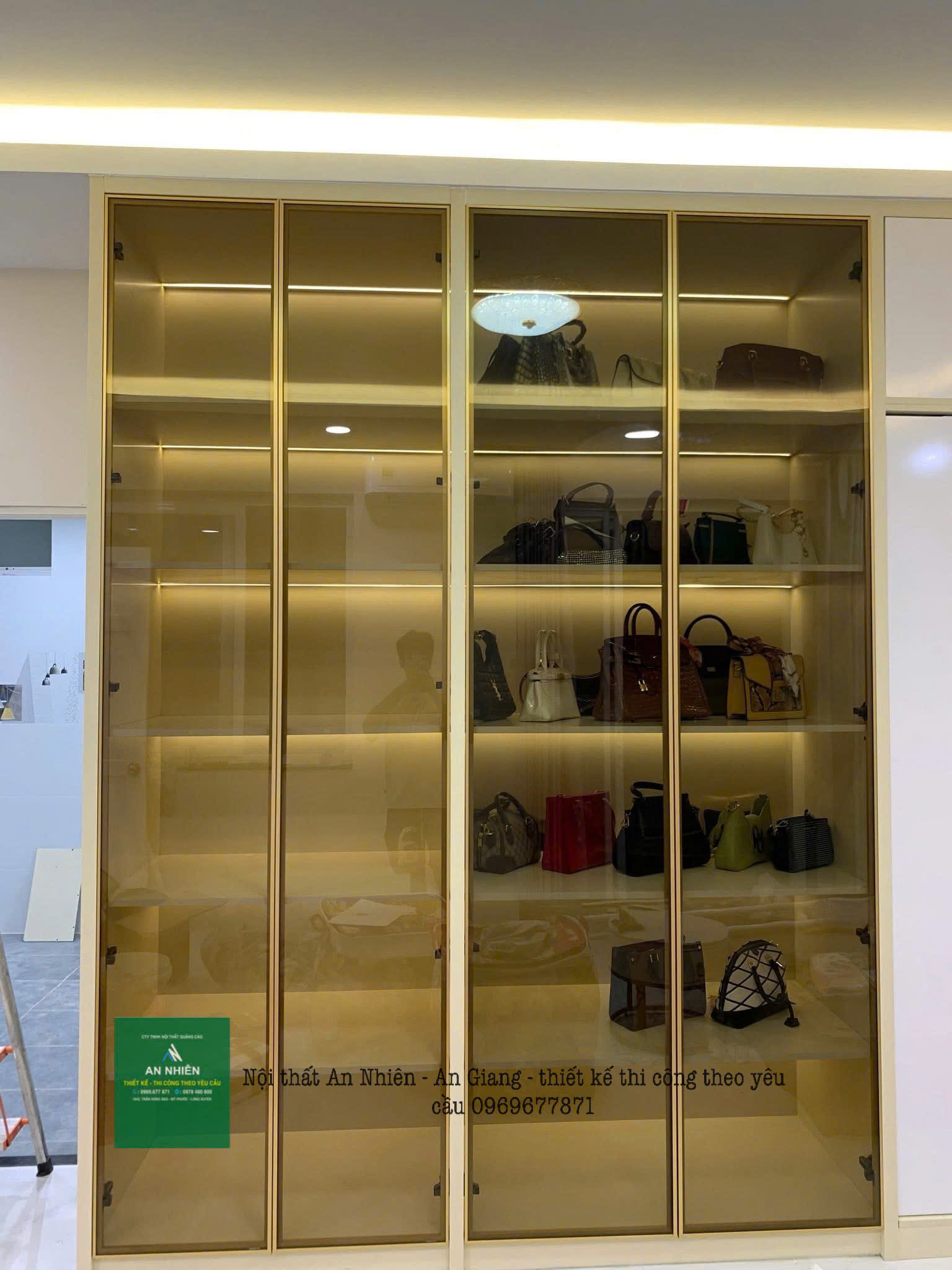 Mẫu tủ áo cánh kính - 001